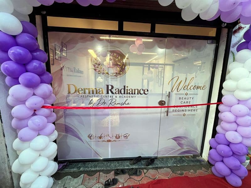 The entrance dressed in balloons for the grand opening