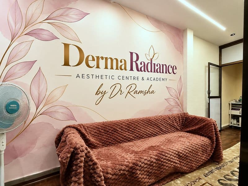 Seating area with the Derma Radiance wall
